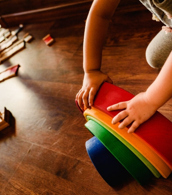 Τoy Rotation σύμφωνα με την παιδαγωγό Maria Montessori τα παιδιά για να αναπτυχθούν κατάλληλα χρειάζονται τάξη και σταθερότητα.